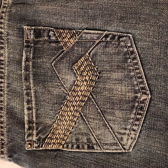 7 For All Mankind - Picture 3 of 7